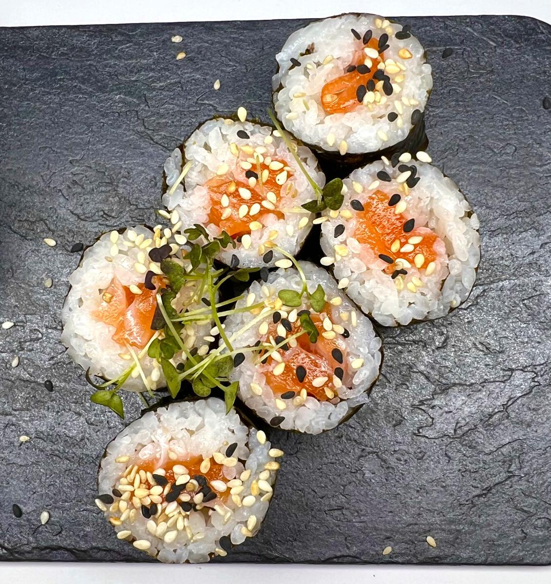 Хосомаки с лососем