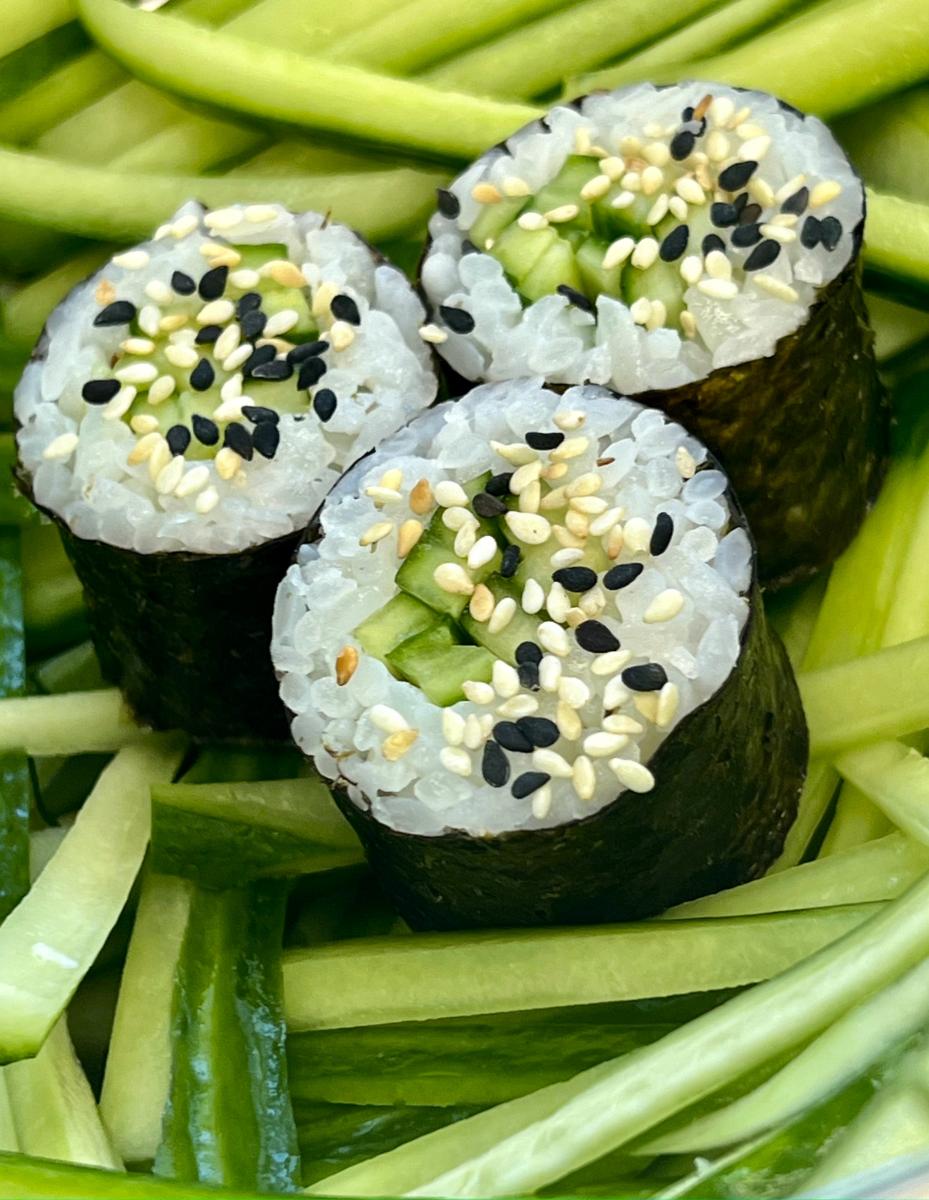 Хосомаки с огурцом