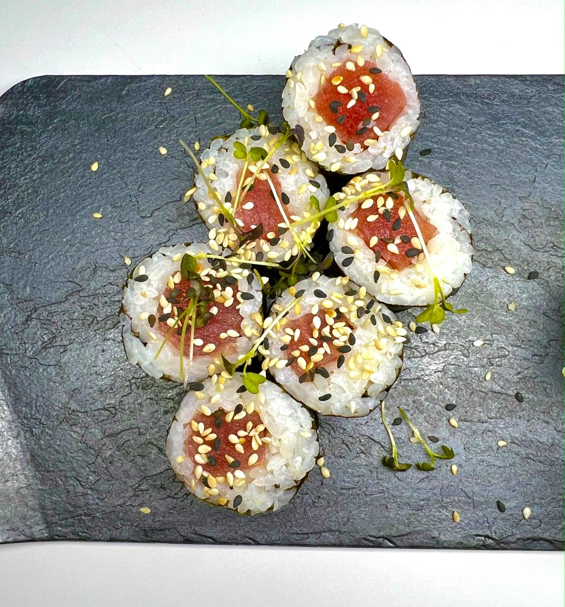 Хосомаки с тунцом