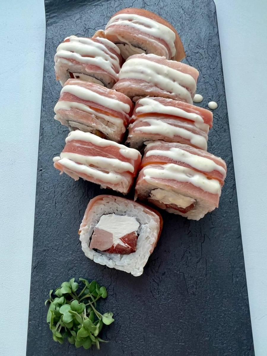 Ролл с беконом 