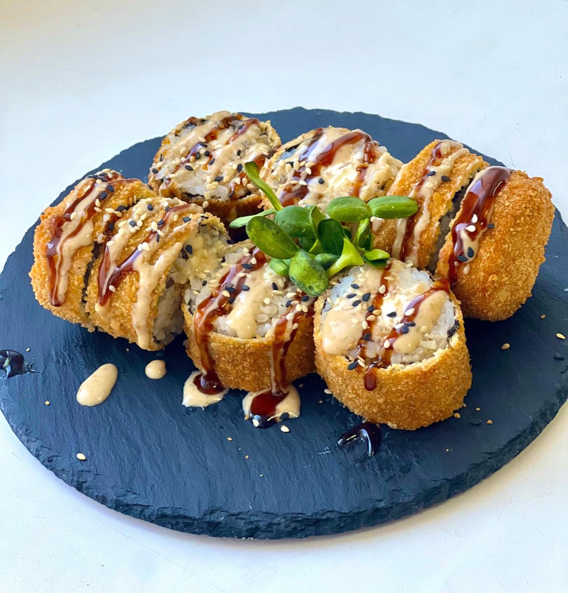 С копчёным лососем темпура